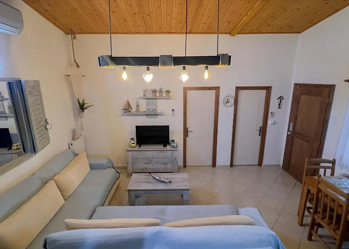 Potidaia Elegant Summer House *