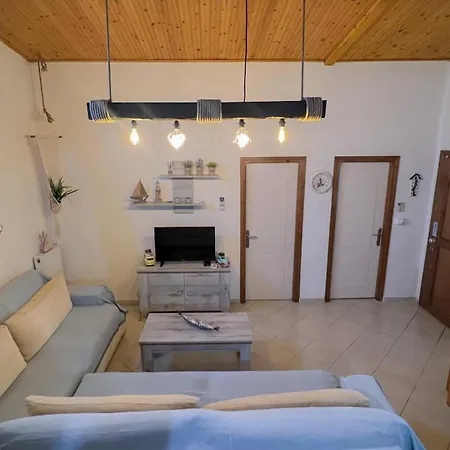 Potidaia Elegant Summer House *