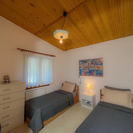 Potidaia Elegant Summer House *